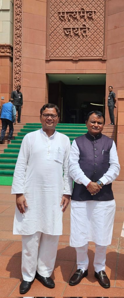 କୋରାପୁଟ ସାଂସଦ ସପ୍ତଗିରି ଉଲ୍ଲାକା ଦିଲ୍ଲୀ ସାଂସଦ ଭବନରେ ମୁଖ୍ୟମନ୍ତ୍ରୀଙ୍କୁ ଭେଟି ବିଭିନ୍ନ ସମସ୍ୟା ଉପରେ ଆଲୋଚନା କରିଥିଲେ