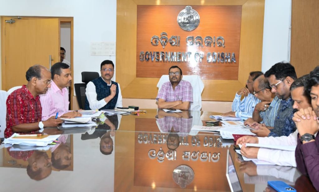 ଦୀର୍ଘ ଦଶନ୍ଧି ଧରି ଅପେକ୍ଷା ଥିବା ସୁବର୍ଣ୍ଣପୁର ଜିଲ୍ଲାର ଜମିପଟ୍ଟା ଏବଂ ମ୍ୟାପ୍ ଶୀଘ୍ର ପ୍ରକାଶ କରିବାକୁ ରାଜସ୍ୱ ମନ୍ତ୍ରୀଙ୍କ ନିର୍ଦ୍ଦେଶ ::