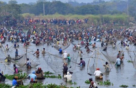 କଙ୍କା ବୁଢ଼ୀ ବନ୍ଧରେ ନିଆରା ମାଛଧରା ପର୍ବ ::