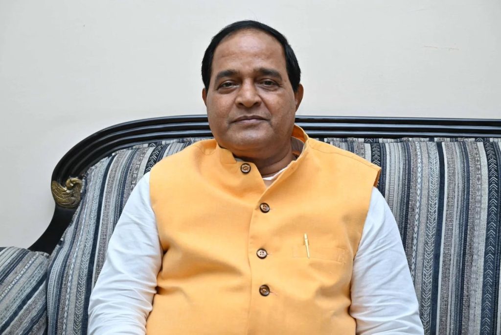 ତୈଳ ସଙ୍କଟକୁ ନେଇ ଯୋଗାଣ ମନ୍ତ୍ରୀଙ୍କ ଘରେ ଗୁରୁତ୍ବପୂର୍ଣ୍ଣ ବୈଠକ ,