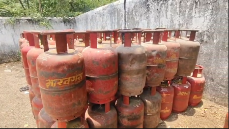 ଡହ ଡହ ଖରାରେ ରନ୍ଧନ ଗ୍ୟାସ ପାଇଁ ଧାରଣା: ତିନି ମାସ ଧରି ଗ୍ୟାସ ବୁକିଂ କରିଥିଲେ ମଧ୍ୟ ମିଳୁନି ସିଲିଣ୍ଡର