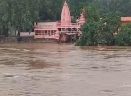 ବଢୁଛି ବୈତରଣୀ, ବଢୁଛି ଦୁର୍ଦ୍ଦଶା! ୭ ଦିନ ହେଲା ପାଣି ଘେରରେ ୩୫ ହଜାର ଲୋକ